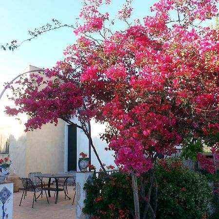 B&B La Casa Dell'Artista Assoro Экстерьер фото