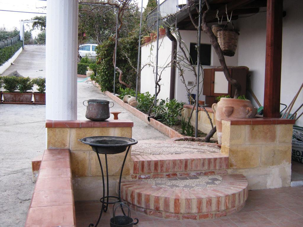 B&B La Casa Dell'Artista Assoro Экстерьер фото