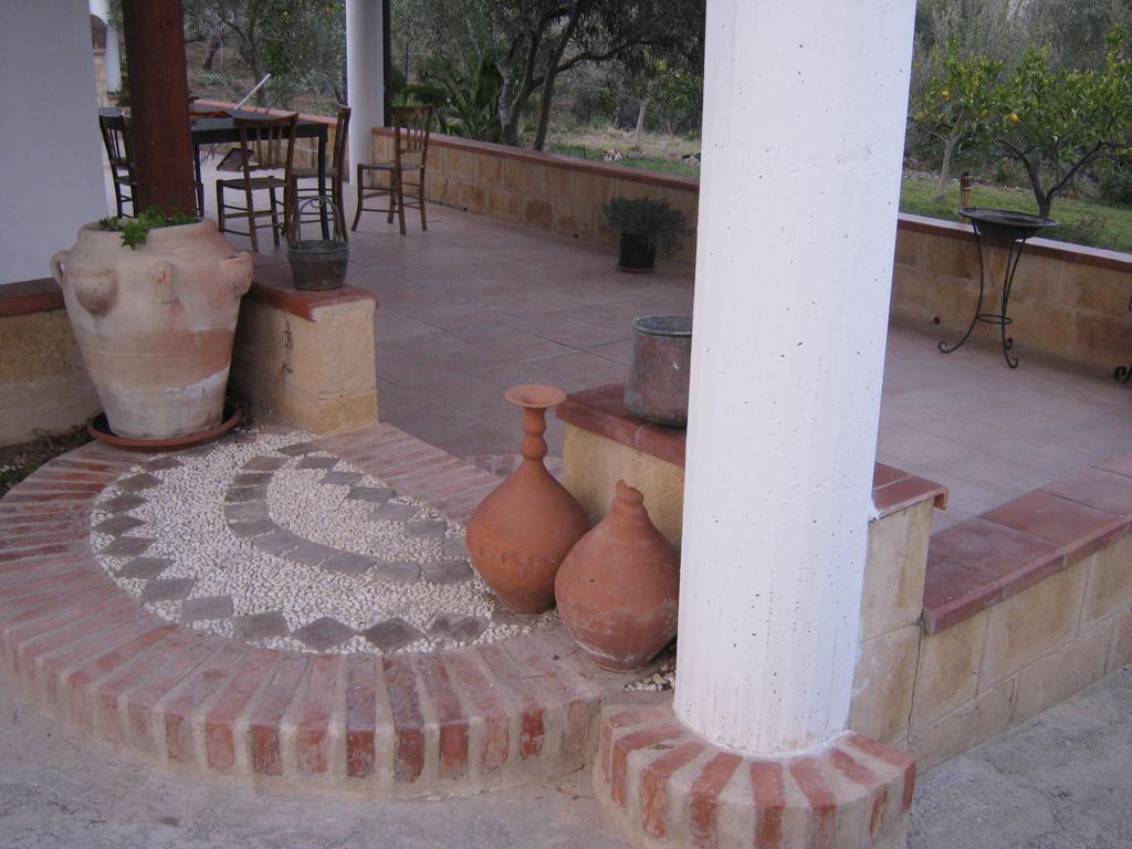 B&B La Casa Dell'Artista Assoro Экстерьер фото