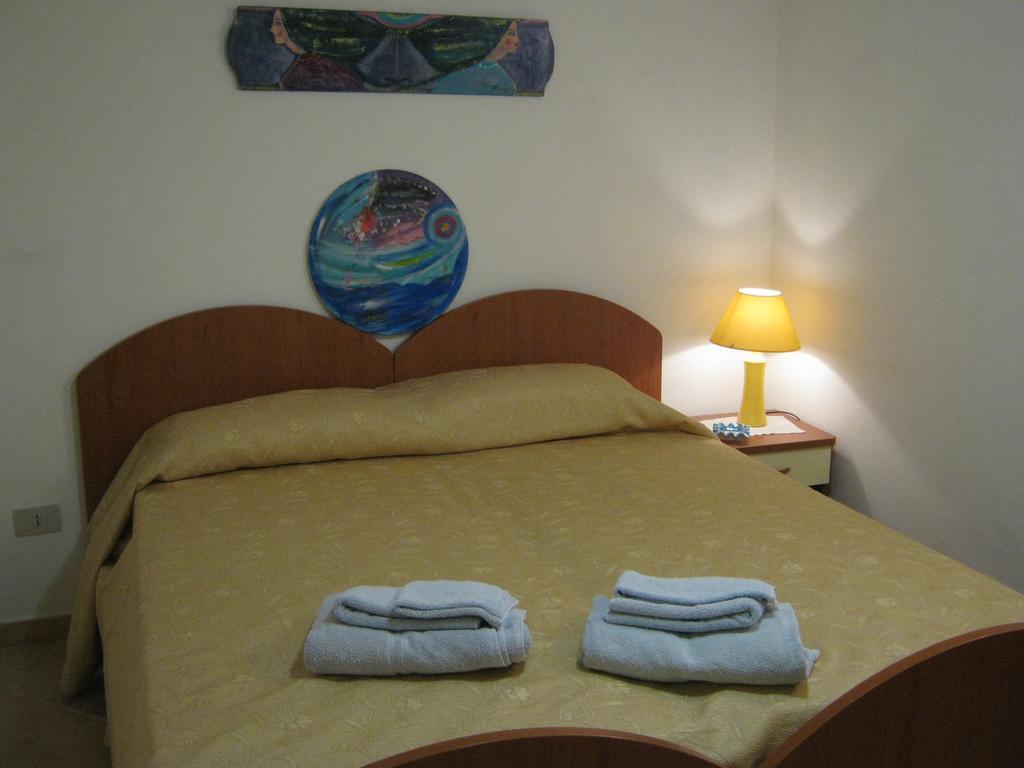 B&B La Casa Dell'Artista Assoro Экстерьер фото